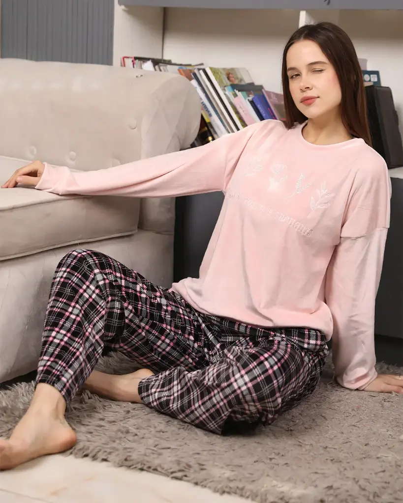 E4552 "GROW POSITIVE THOUGHTS" Embroidered Pajamas - Plaid (M)