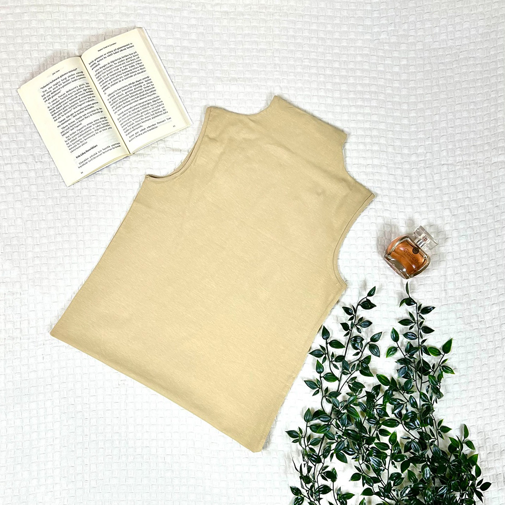 A2010 High Neck Cut Top