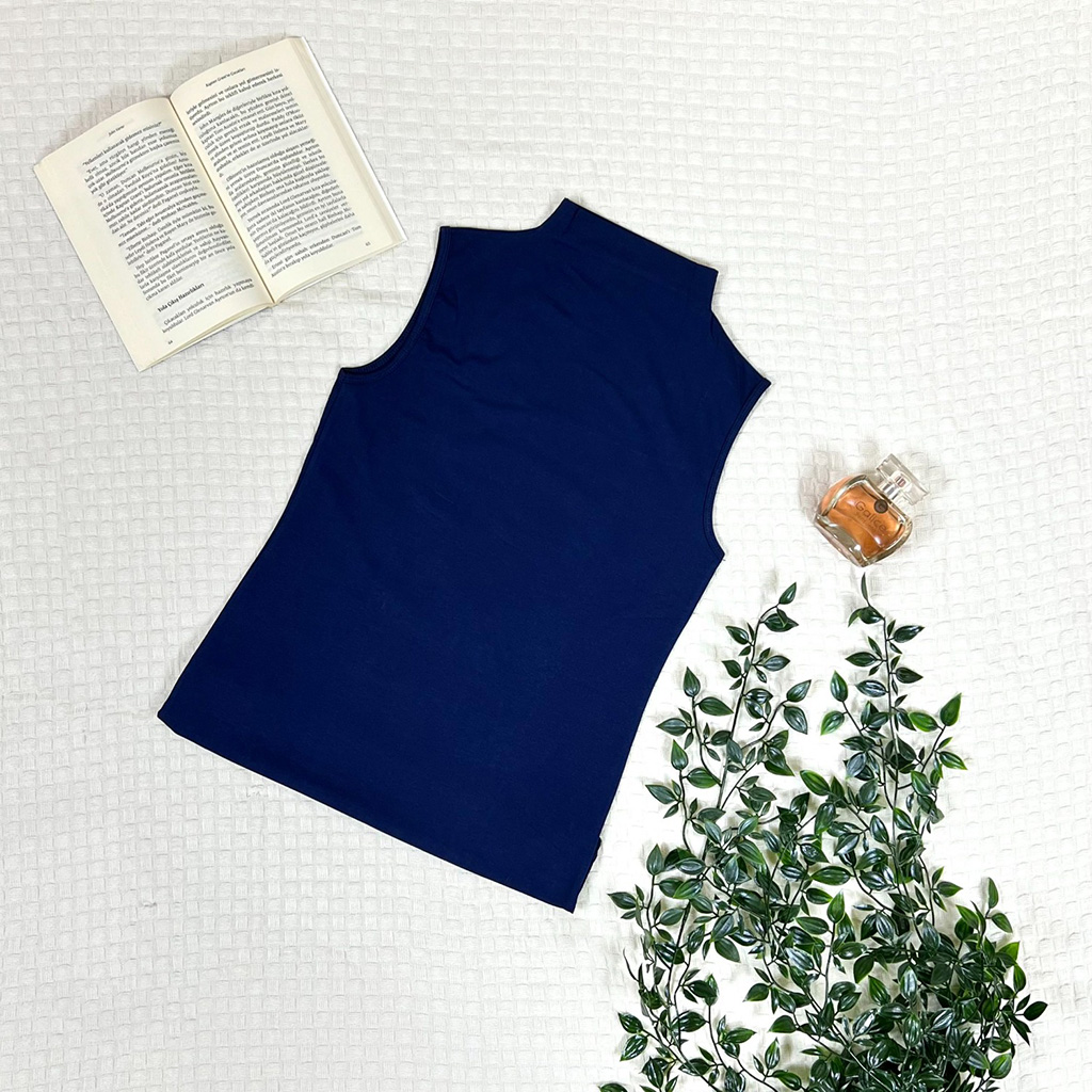 A2010 High Neck Cut Top